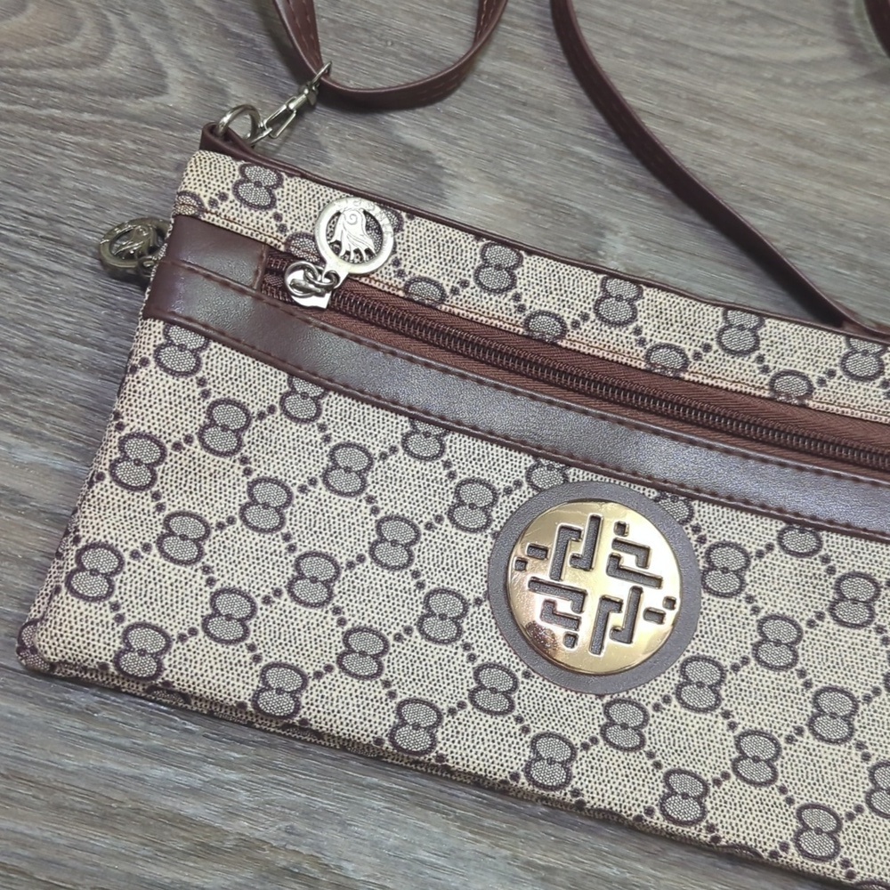 Like New Jingpin Cross Body Purse - Picture 2 of 9